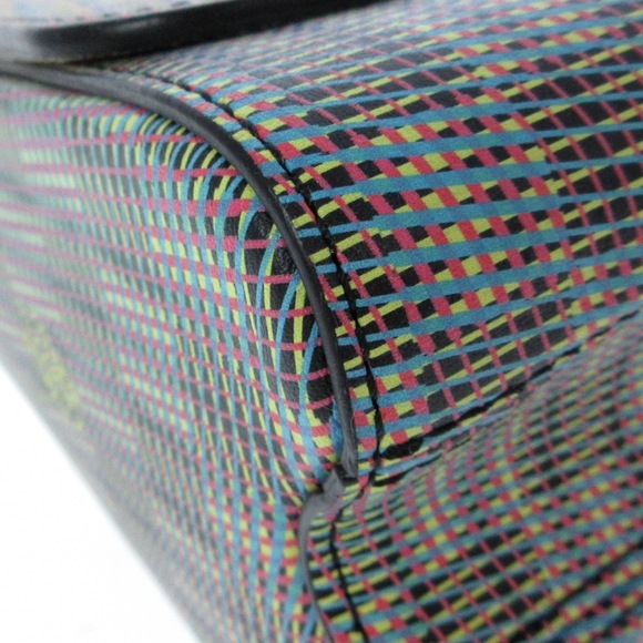 Louis Vuitton Twist MM Printed Calf Leather Shoulder Bag - Picture 4 of 10